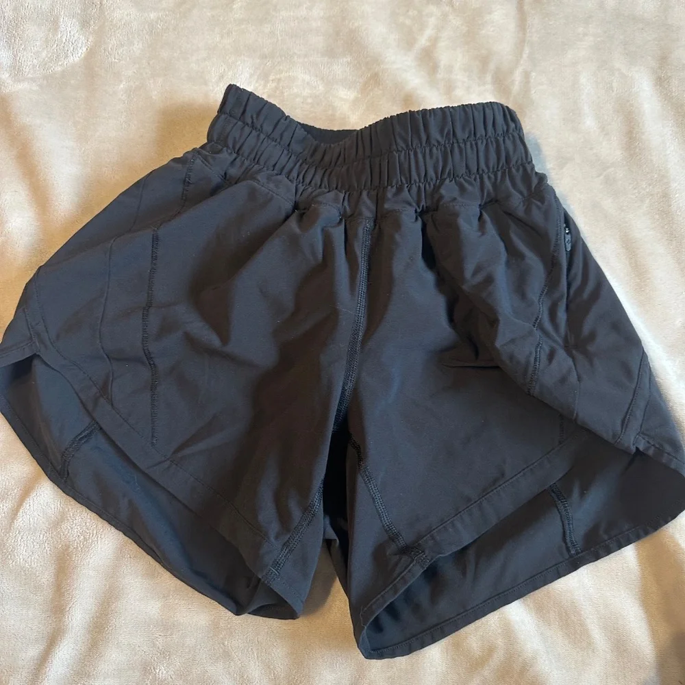 Lululemon track that high rise 3” shorts - Picture 2 of 4